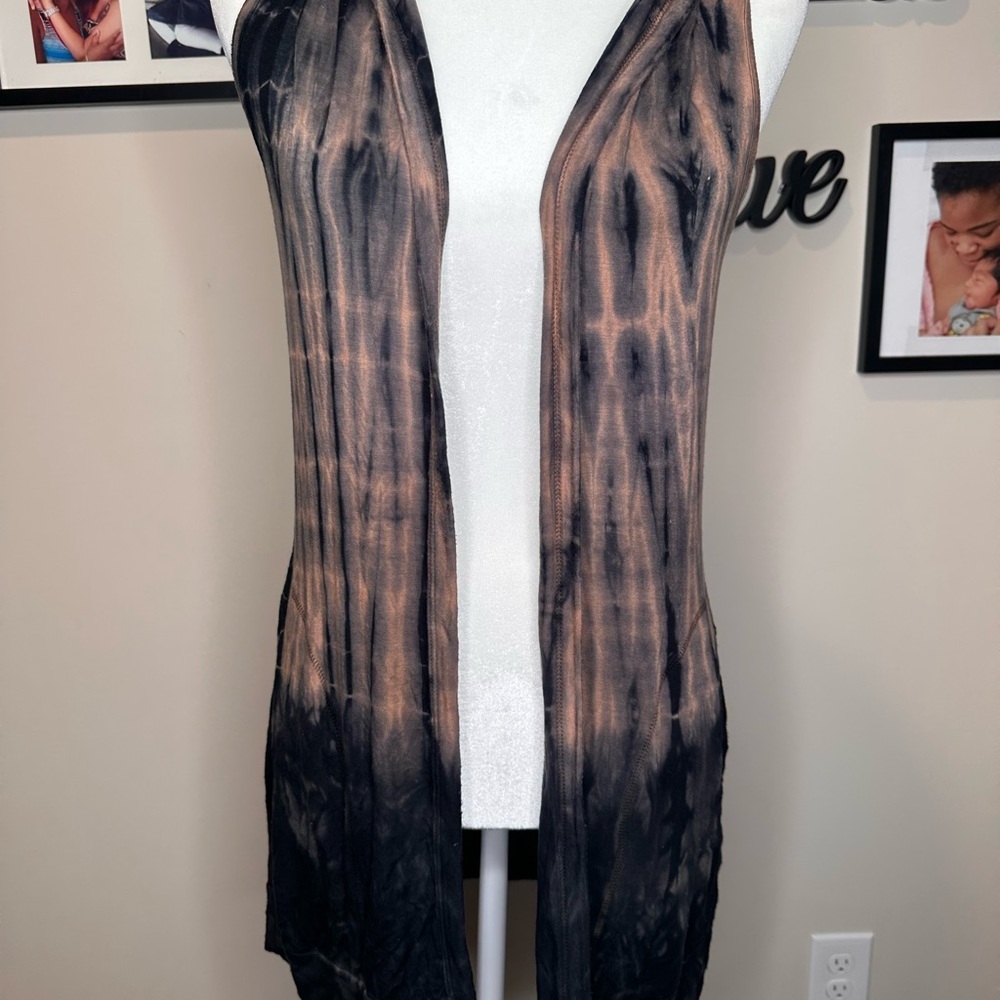 Yogi Tie-Dye Sleeveless Cardigan
